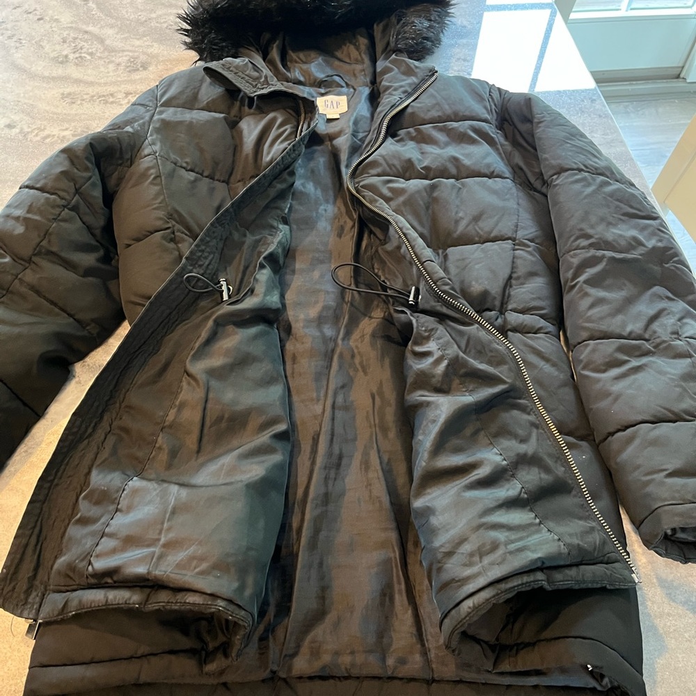 Gap size small black winter coat with fur hood
